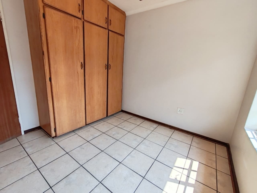 3 Bedroom Property for Sale in Kannoniers Park North West